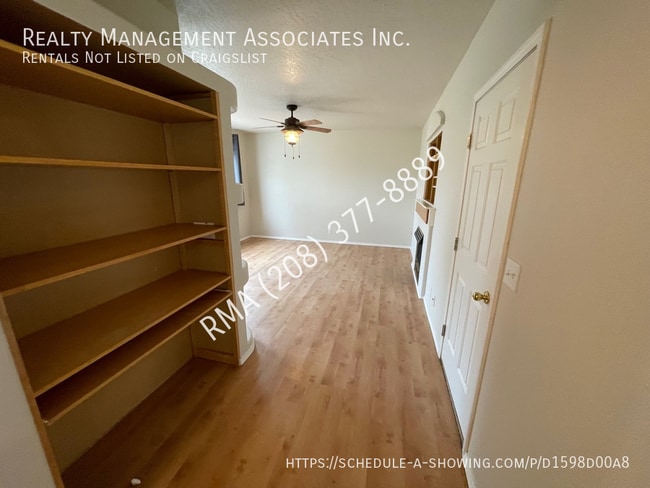 Photo - 623 E Woodbury Dr