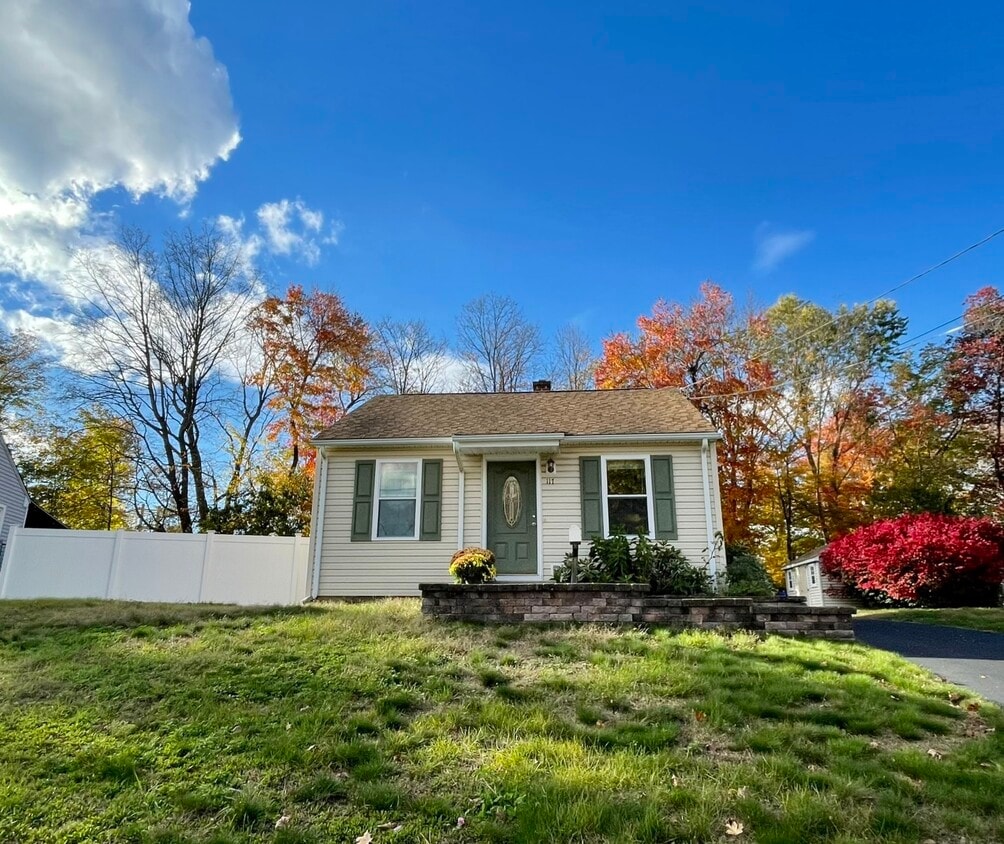 Photo - 117 Hollister Dr (East Hartford, CT)