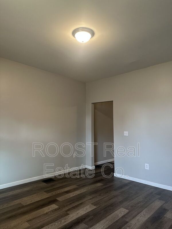 Photo - 480-482 E. Markison Avenue