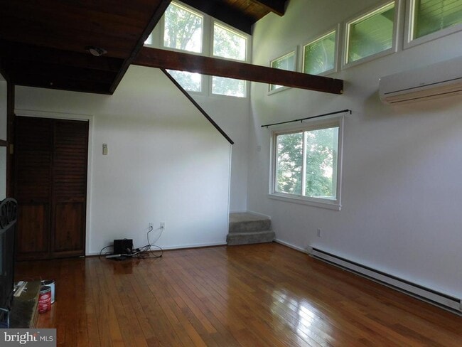 Photo - 229 Sunset Ln