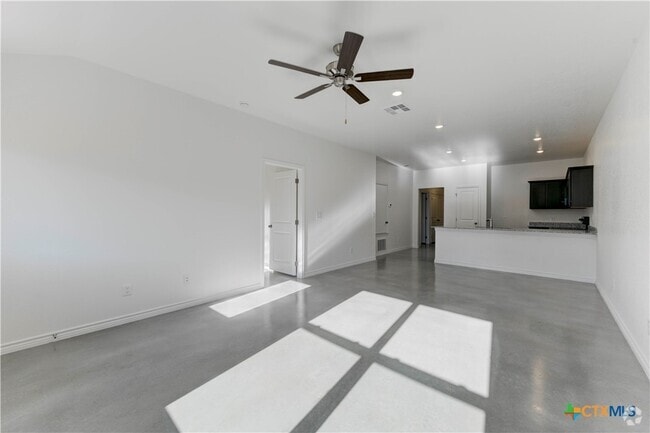 Building Photo - 526 Lost Trl Rental