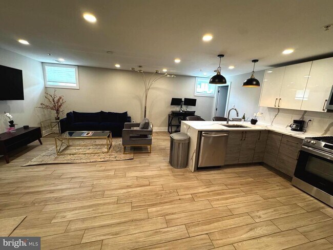 Photo - 1821 I St NE Unit 3