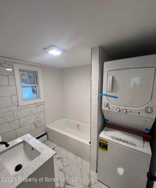 Photo - 129 S Blakely St