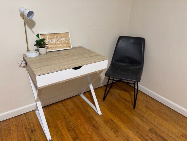 Photo - Manito House Unit 107