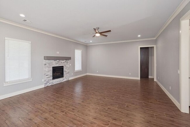 Photo - 9240 Highland Springs Dr