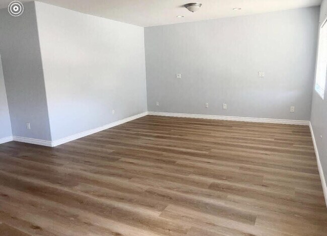 Photo - 33113 Campus Ln