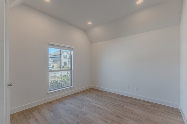 Photo - 1151 Beals Crk St