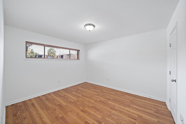 Building Photo - 100 Market St Unit 4