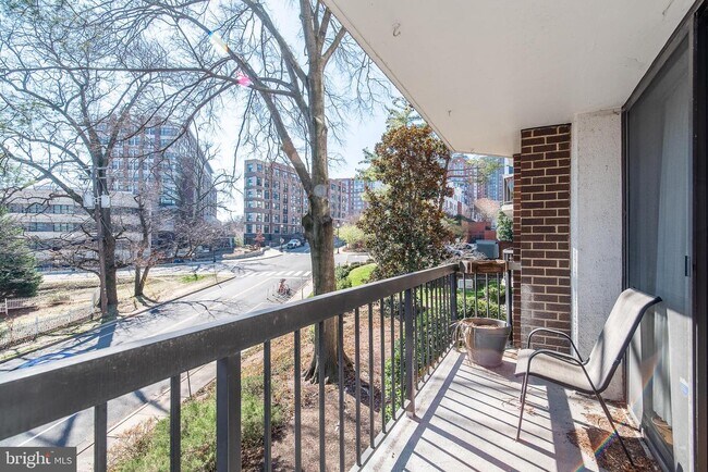 Photo - 1401 N Rhodes St Unidad 106