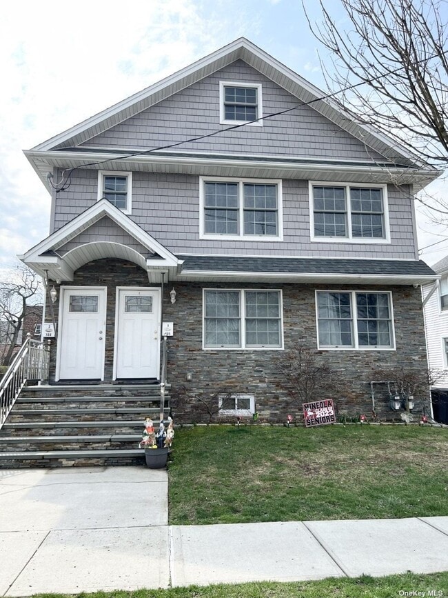 155 Grant Ave Rental For Rent in Mineola, NY