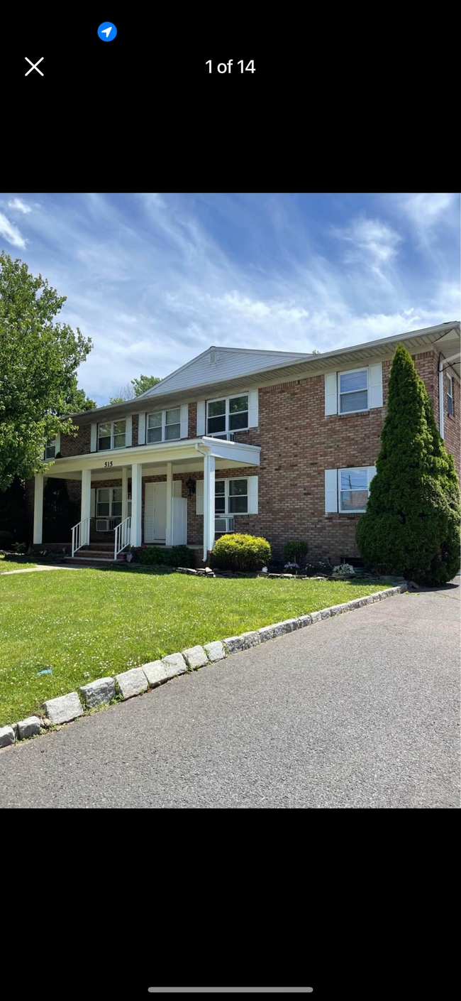 Front of Building - 515 Bound Brook Rd Unit 4