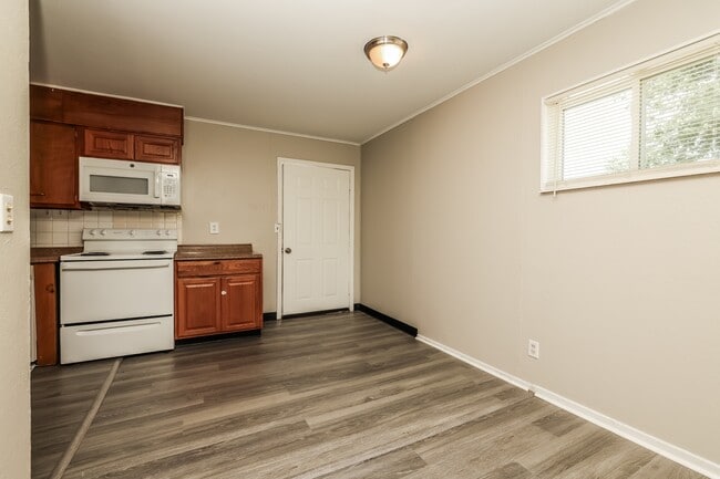 Photo - 2908 Ghent Ave