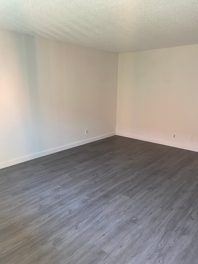 Photo - 4619 Rosewood Ave Unit 202