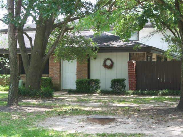Building Photo - 12060 Mighty Oak Dr Unit B Rental