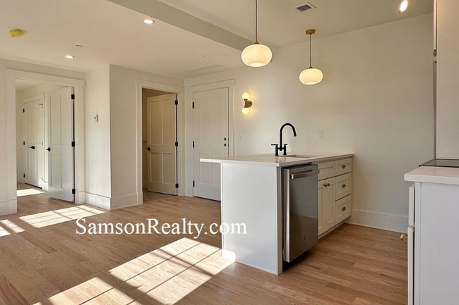 Photo - 31 Hope St Unidad 406