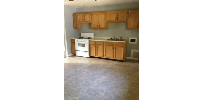 Building Photo - Roomy Southside 3 Bedroom Home with fenced...