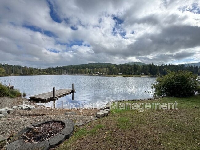 Building Photo - 414 Kingsway NW