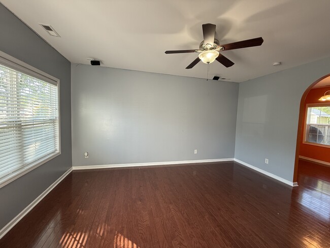 Photo - 4018 Lady Slipper Ln
