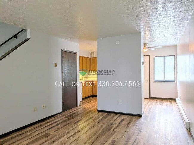 Photo - 234 Engadine Ct Unit B4