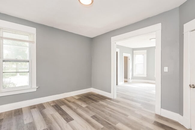 Photo - 2109 Claussen St
