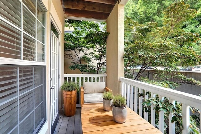 Photo - 3206 Westchester Ridge NE