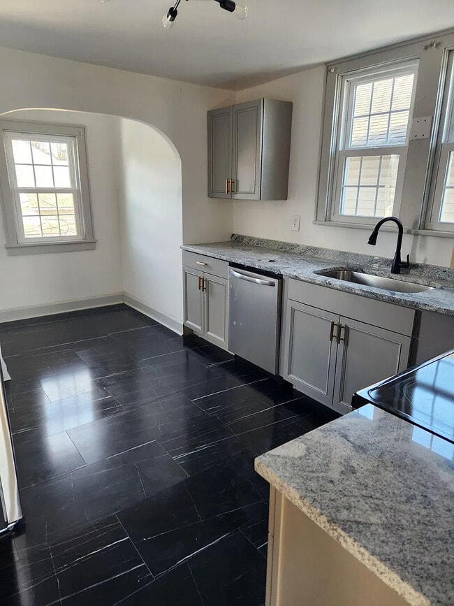 Photo - 302 Everett Ave Unit 302 Everett Avenue