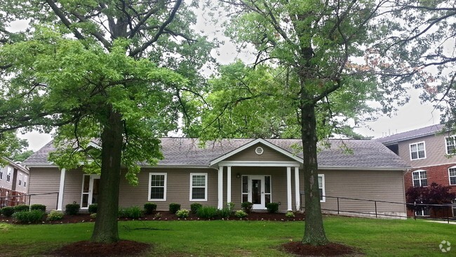 Building Photo - Laurel Park Apartments