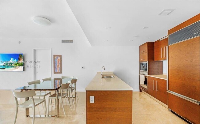 Photo - 475 Brickell Ave Unidad 4909