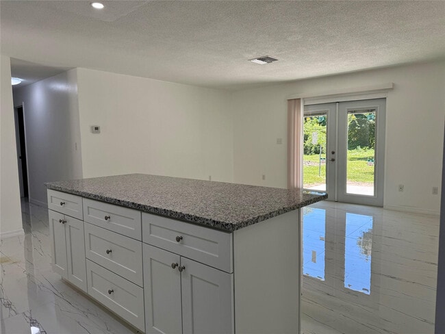 Photo - 1617 Birch St