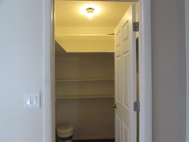 Photo - Cozy 2 Bed 1 Bath Lakeside Drive Condo- APPLICATION PENDING Unit 209