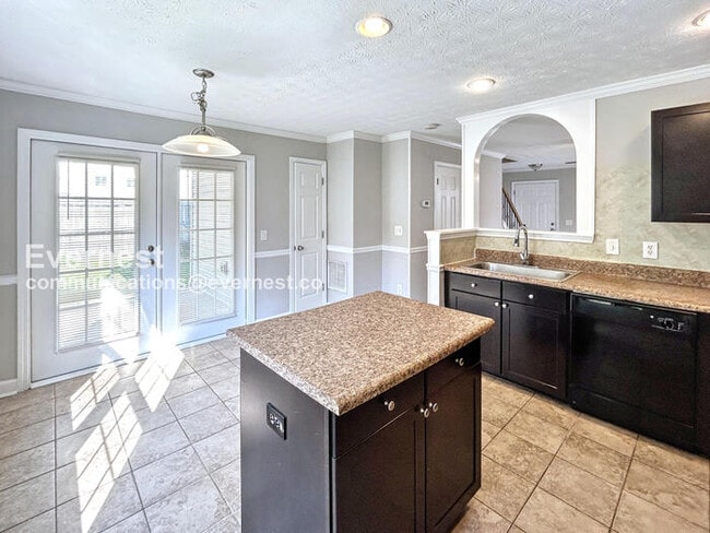 Photo - 113 Oak Grove Pl