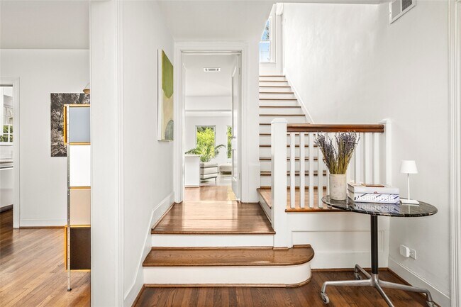 Photo - 2120 Quenby St