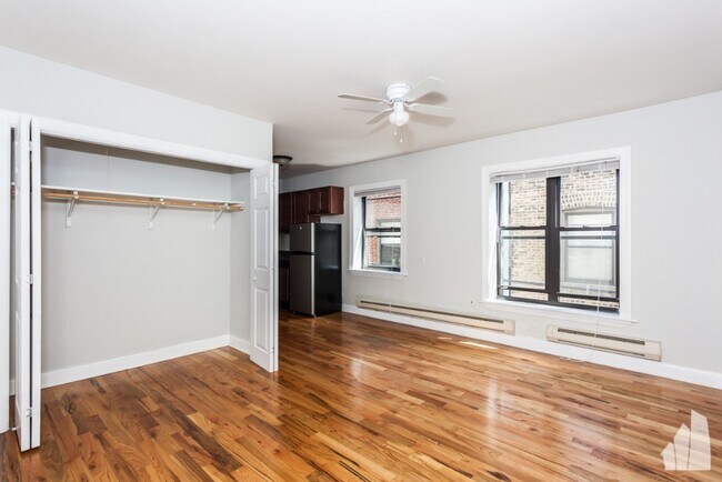 Photo - 805 W Cornelia Ave