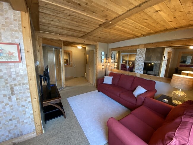 Photo - 11850 Edgewater Dr Unit 407