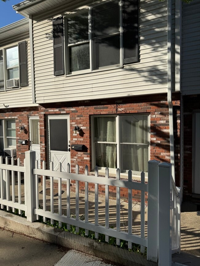 Building Photo - 39 Prescott Ave Rental