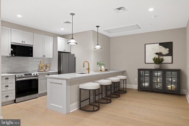 Photo - 200 S Broad St Unidad 206