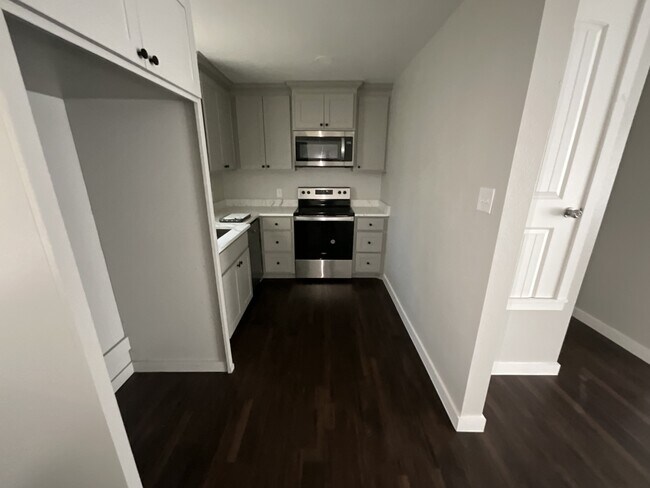 Photo - 405 E Pine Ave