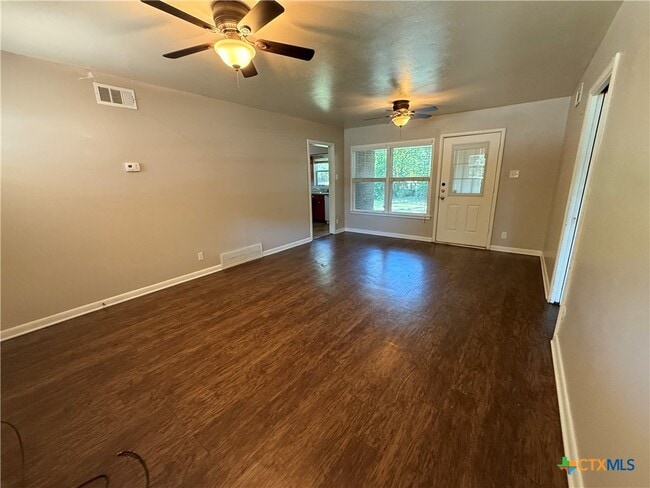 Photo - 1400 N East St