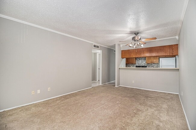 Building Photo - 7313 Gulf Fwy Unit 407