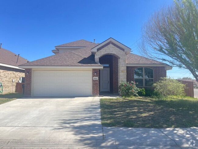 Building Photo - Large Family Home