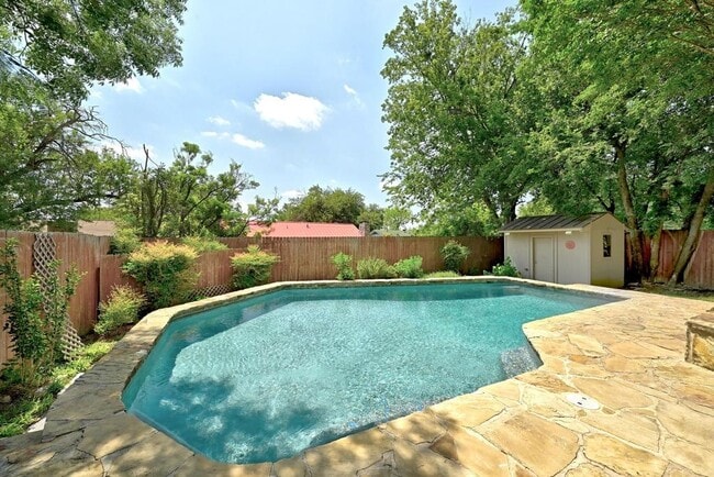 Photo - 6903 Moonmont Dr House