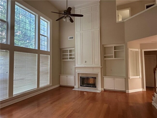 Photo - 625 Bentley Ct