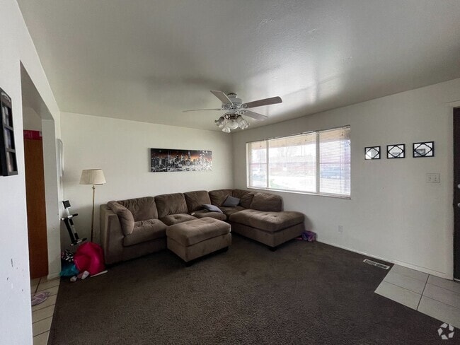 Building Photo - Blue Fox Duplex Unit 586 Rental