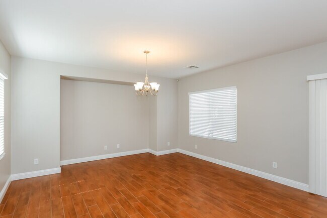 Photo - 2900 Rothesay Ave