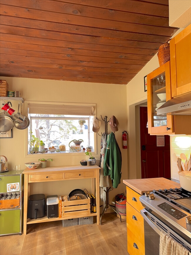 Photo - 2075 Thomas Ave Unidad 2075 Thomas Avenue