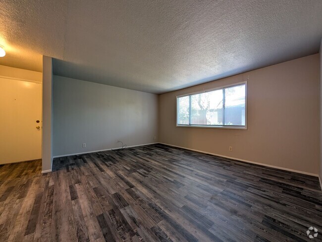Building Photo - Great 2 bed/1 bath with one car garage! In... Rental