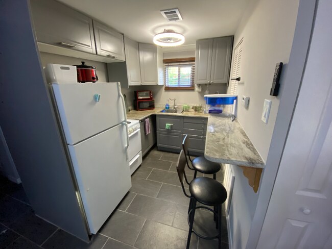 Photo - 803 E James St Unit D