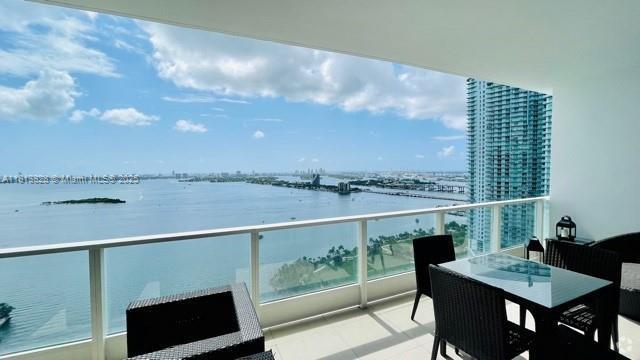 Building Photo - 2020 N Bayshore Dr Unit 3009 Rental