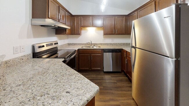 Photo - N86-W14226 Fond du Lac Ave Unidad 14226