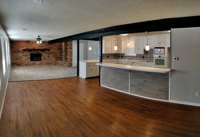 Photo - 4806 Lindale Dr